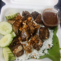 ข้าวชี่โครงหมูทอด