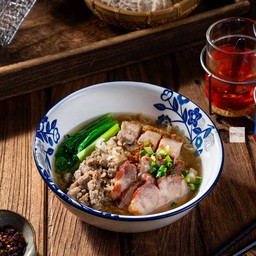 บะหมี่น้ำหมูล้วน