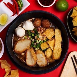 [อร่อยซ่ากับโค้ก] ก๋วยเตี๋ยวต้มยำลูกชิ้นปลา (น้ำ) + โค้ก (กระป๋อง)