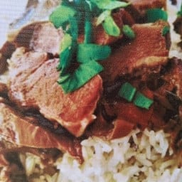 ข้าวหน้าเนื้อตุ๋น