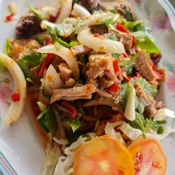 ยำรวมเนื้อ