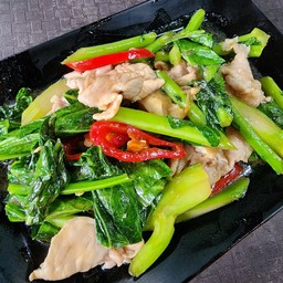 ผัดคะน้าหมูชิ้น