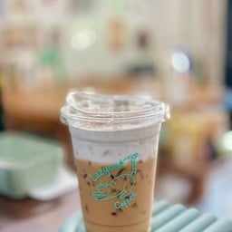 คาปูชิโน่เย็น (ทางร้านใช้นมสดล้วน ไม่ใช้นมผสมนะคะ)