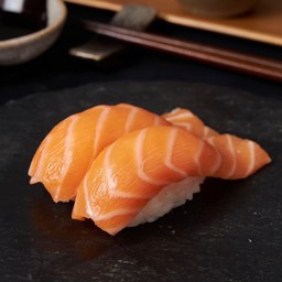 แซลมอนซูชิ