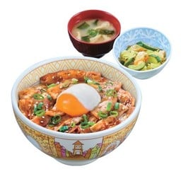 ข้าวหน้าหมูย่างฮอกไกโดไข่ออนเซ็น และชุดสุดคุ้ม