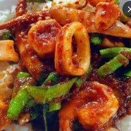 บุญยืนราดหน้ายอดผัก 1