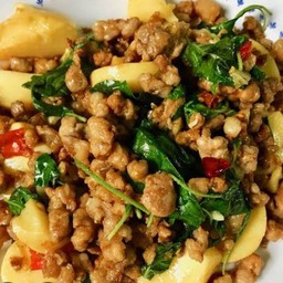 ข้าวกระเพราเต้าหู้หมูสับ