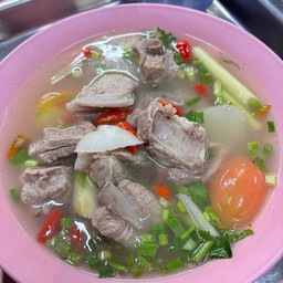 ต้มโคล้งกระดูกหมู