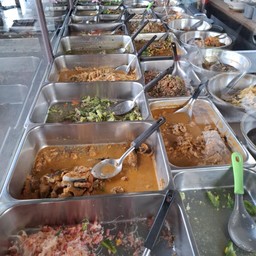 ข้าวราดแกง กับข้าว3อย่าง