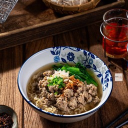 บะหมี่น้ำหมูบะช่อทรงเครื่อง