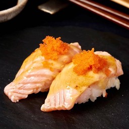 แซลมอนเบิร์นซอสไซเกียว