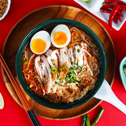 [อร่อยซ่ากับโค้ก] ก๋วยเตี๋ยวต้มยำไก่ฉีก (น้ำ) + โค้ก (กระป๋อง)