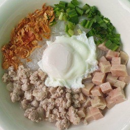 ก๋วยจั๊บญวนเส้นสด(ฟรีไข่) รามคำแหง154 By ลุงเรนนี่ รามคำแหง154