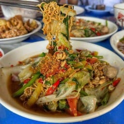 ส้มตำ-ยำแซ่บ เจ๊สาว ( ที่เดิม )