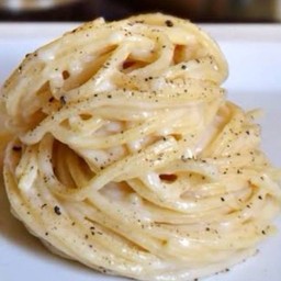Cacio e pepe pasta