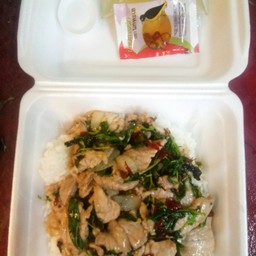 กระเพราหมูชิ้น