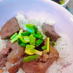 ข้าวหน้าเนื้อตุ๋นเอ็นตุ๋น