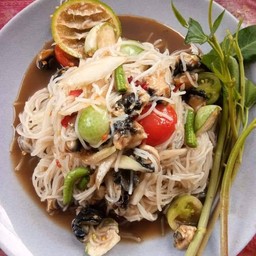 ตำข้าวปุ้นหอยโข่งลาวนัวๆ