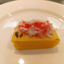 ไข่หวานยัดไส้สลัดปูอัด