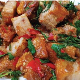 ข้าวกะเพราหมูกรอบ