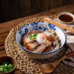 Promotion ข้าวต้มแห้งหมูรวม+ ไข่ออนเซ็น 1 ฟอง