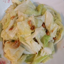 กะหล่ำผัดน้ำปลาเป็นกับข้าว