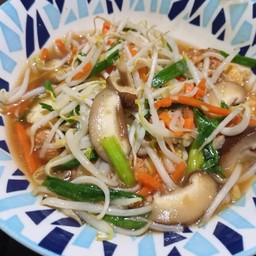 ผัดถั่วงอกเต้าหู้ทอด