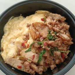 ข้าวไข่ข้น+กะเพราหมูกรอบหมูสับ