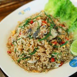ข้าวผัดชะอมปลาทู
