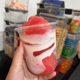 สตอเบอร์รี่โยเกิร์ตใหญ่