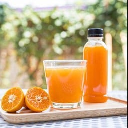 ผลไม้ปอกเปลือก น้ำผลไม้สด ชาผลไม้ - ตลาดLakegoparkพะเยา