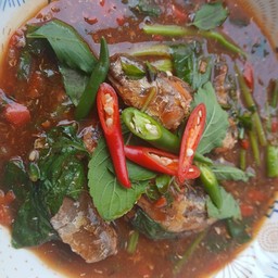 คะน้าปลากระป๋อง