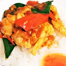 ก๋วยเตี๋ยวคั่วไก่ อาหารตามสั่ง บ้าน