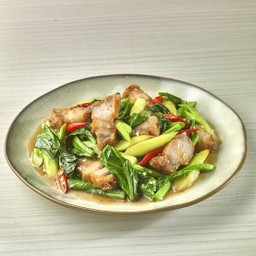คะน้าหมูกรอบ