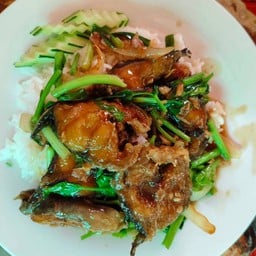 เจ๊แอ๊วผัดไทกุ้งสด(ซอยสองพี่น้อง)