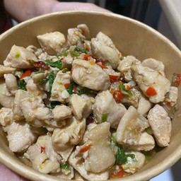 กะเพราไก่แสบปาก (กับข้าว)