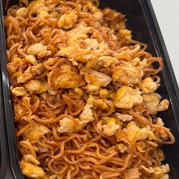 มาม่าผัดไข่