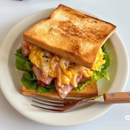 แซนวิชไข่คนแฮม