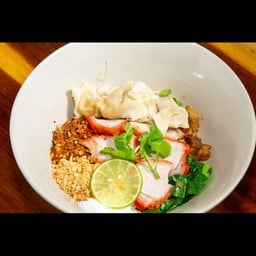 บะหมี่เกี๊ยวต้มยำ