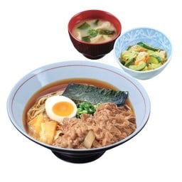 โชยุราเมนเนื้อสุคิยะ และชุดสุดคุ้ม