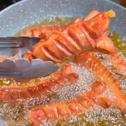 ไส้กรอกแดงรมควันทอด