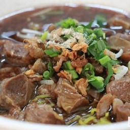 ก๋วยเตี้ยวหมูตุ๋น