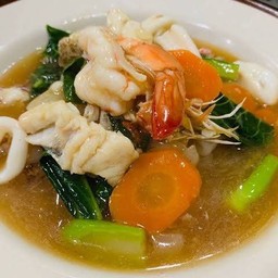 ราดหน้าทะเล