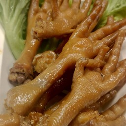 ตีนไก่ต้มน้ำปลา