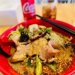 ชุดหมูหมาล่าทั่งอิ่มกันสองเรา ถ้าต้องการน้ำจิ้มสุกี้โปรดระบุ ถ้าไม่ระบุคือไม่ต้องการครับ