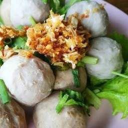 ลูกชิ้นเนื้อลวก(ลูกละ)
