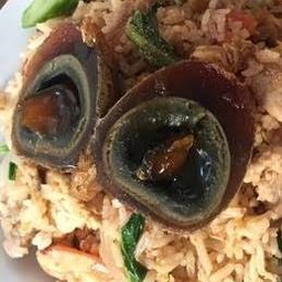 ข้าวผัดไข่เยี่ยวม้า