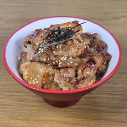 ข้าวหน้าหมูย่าง ยากินิคุ