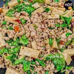 กระเพราหมูสับ+หมูยอ