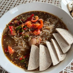 ตำเส้นเล็กหมูยอ